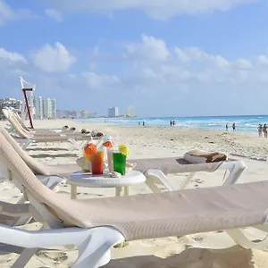 mia-cancun-resort.quintano-roohotels.com/