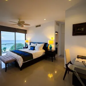 5th-avenue-hotel.allrivieramayahotels.com/